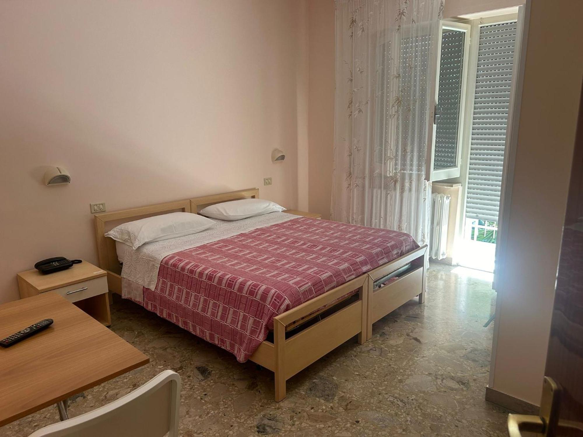 Pensione Vagnozzi Гротамаре Екстериор снимка